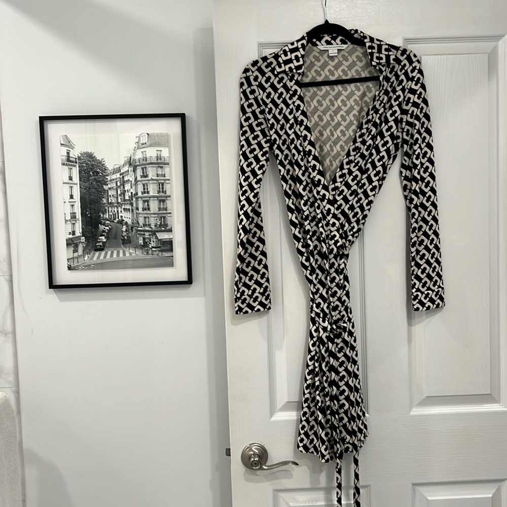 Diane vin Furstenberg iconic chain print dress, size 4!